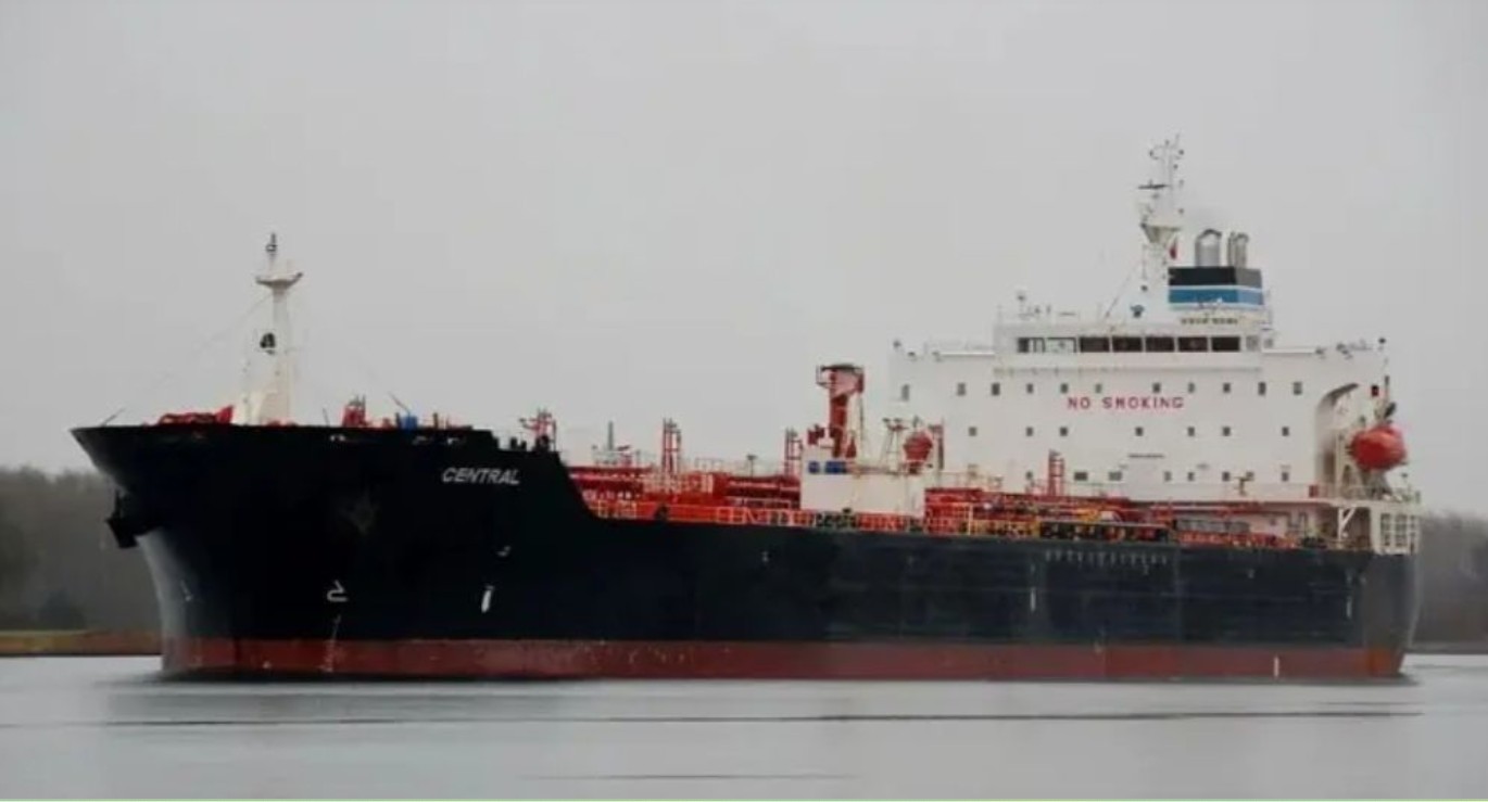 ২৭,০০০ টন অকটেনবাহী জাহাজ ভিড়লো চট্টগ্রাম বন্দরের বহির্নোঙরে