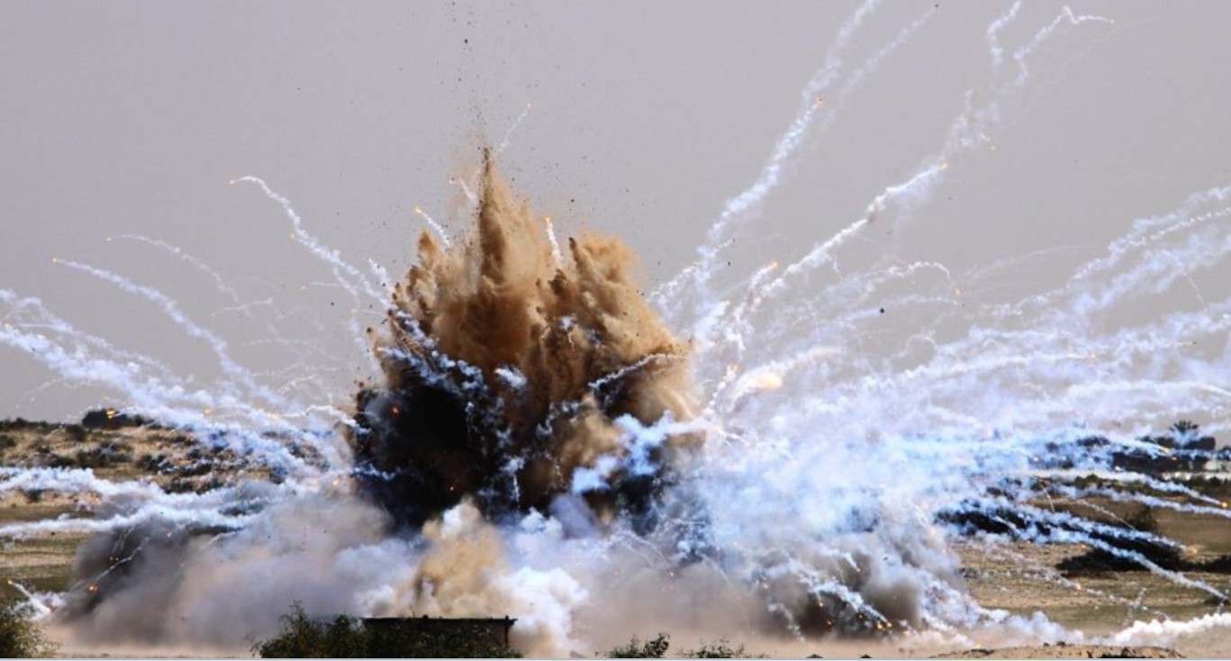 দক্ষিণ লেবাননে ইসরাইলের বিমান হামলা, ফসফরাস শেল নিক্ষেপ