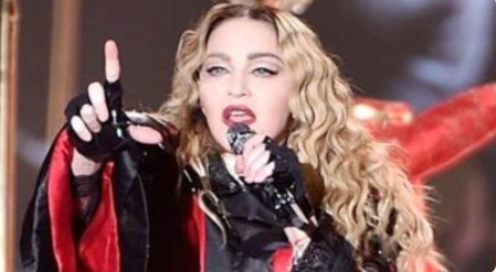 ৭ বছর পর ভক্তদের সুখবর দিলেন মার্কিন পপসম্রাজ্ঞী ম্যাডোনা