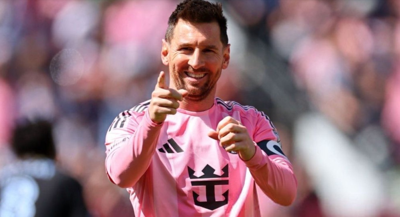 জোড়া গোল করে মিয়ামিকে জেতালেন, নতুন কোচকে উপহার দিলেন মেসি 