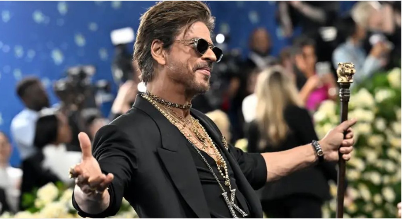 ‘আমিই পুরো দুনিয়ার রাজা’: বলিউড বাদশাহ