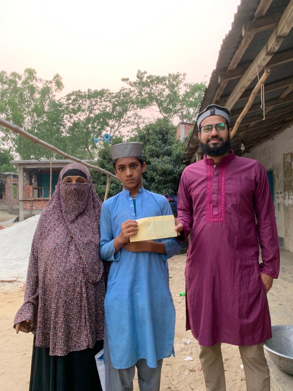 একটি স্বপ্নও হারাবে না অর্থাভাবে: এতিম ছাত্রের শিক্ষার ভার নিলো Unity Hand Society