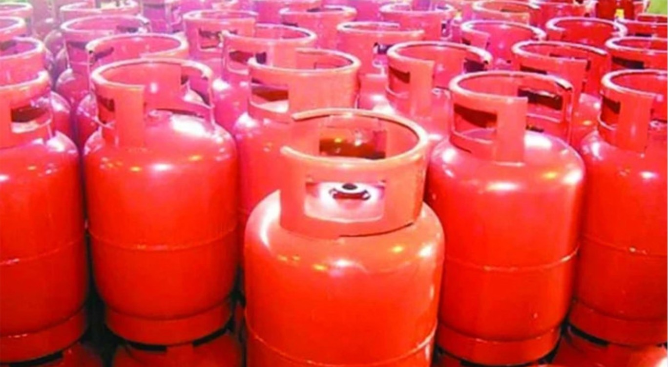 ১২ কেজি এলপিজির দাম ২১২ টাকা বেড়ে এখন ১৯৪০ টাকা 