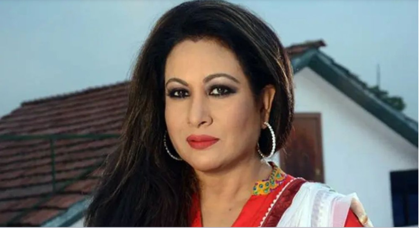 পবিত্র হজ পালন করতে সৌদি আরব যাচ্ছেন নায়িকা চম্পা