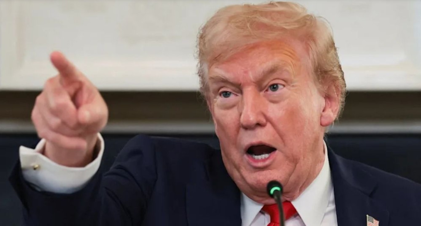 ইরানের সঙ্গে যুদ্ধবিরতির মেয়াদ বাড়ালেন ডোনাল্ড ট্রাম্প