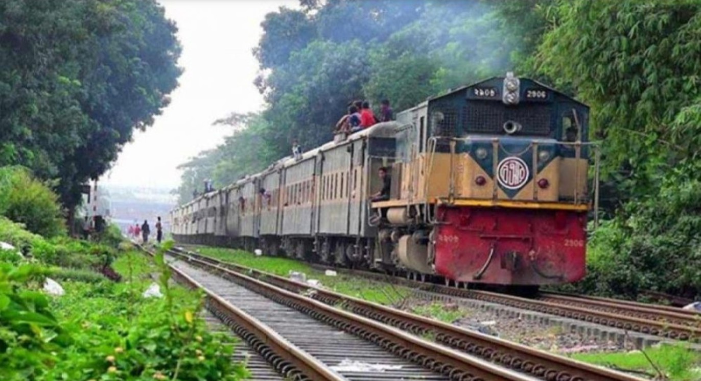 টাঙ্গাইলের ভূঞাপুরে ট্রেনে কাটা পড়ে মায়ের মৃত্যু, ছেলে-মেয়ে আহত