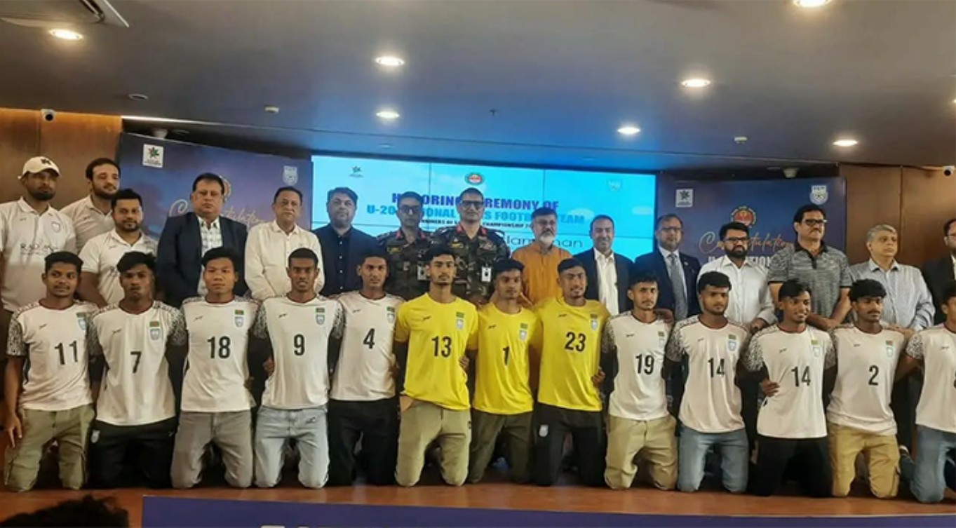 সাফ অনূর্ধ্ব-২০ টুর্নামেন্টে অপরাজিত চ্যাম্পিয়ন দলকে পুরস্কৃত করলো ডিএনসিসি